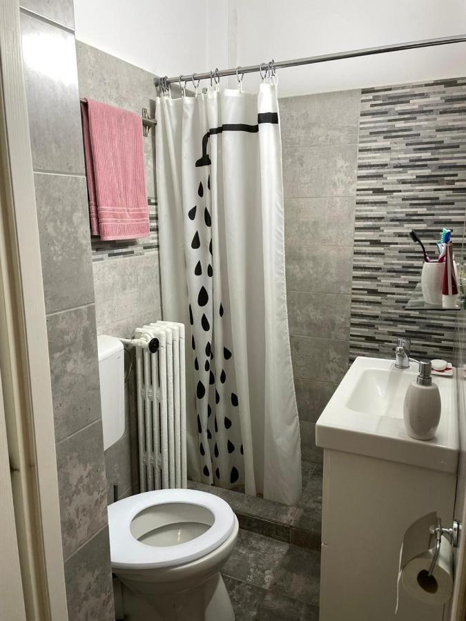 Centru Charming New Apartament Piata Universitate Διαμέρισμα Βουκουρέστι Εξωτερικό φωτογραφία